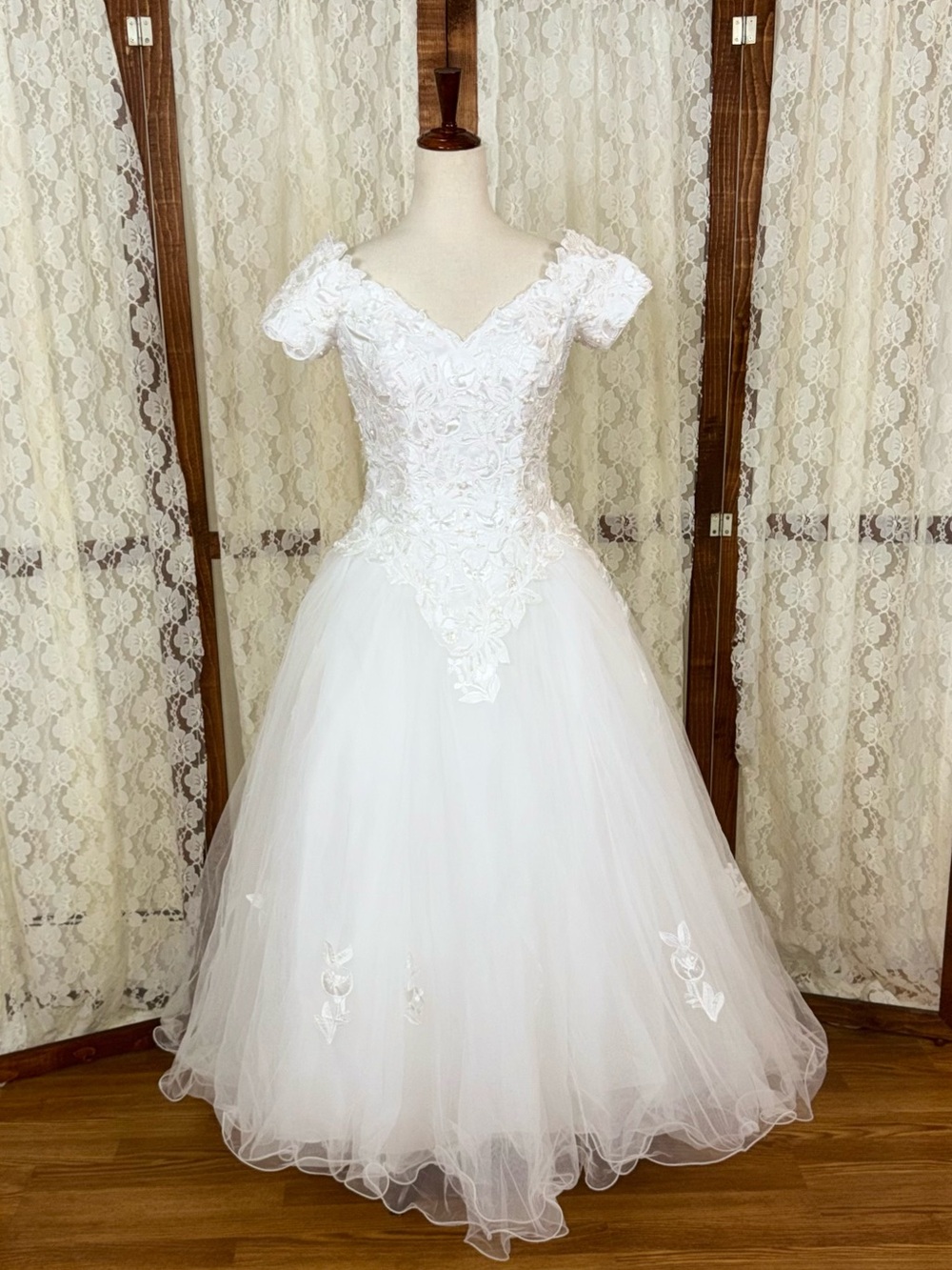 Gorgeous Vintage 90s Michaelangelo Embroidered Tulle Wedding Gown
